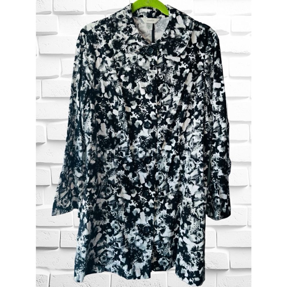 CJ Banks Women's Size X Black & White Mottled Button Front Jacket • EUC
